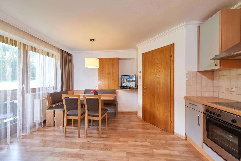 פילצמוס Apartments Neue Post מראה חיצוני תמונה