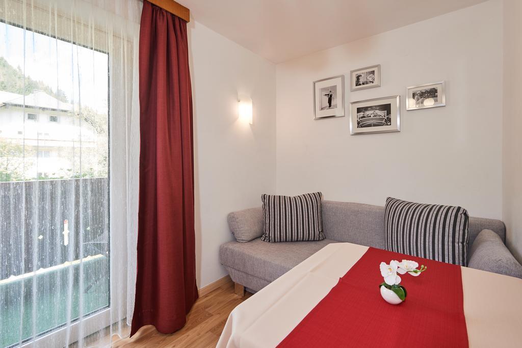 פילצמוס Apartments Neue Post מראה חיצוני תמונה