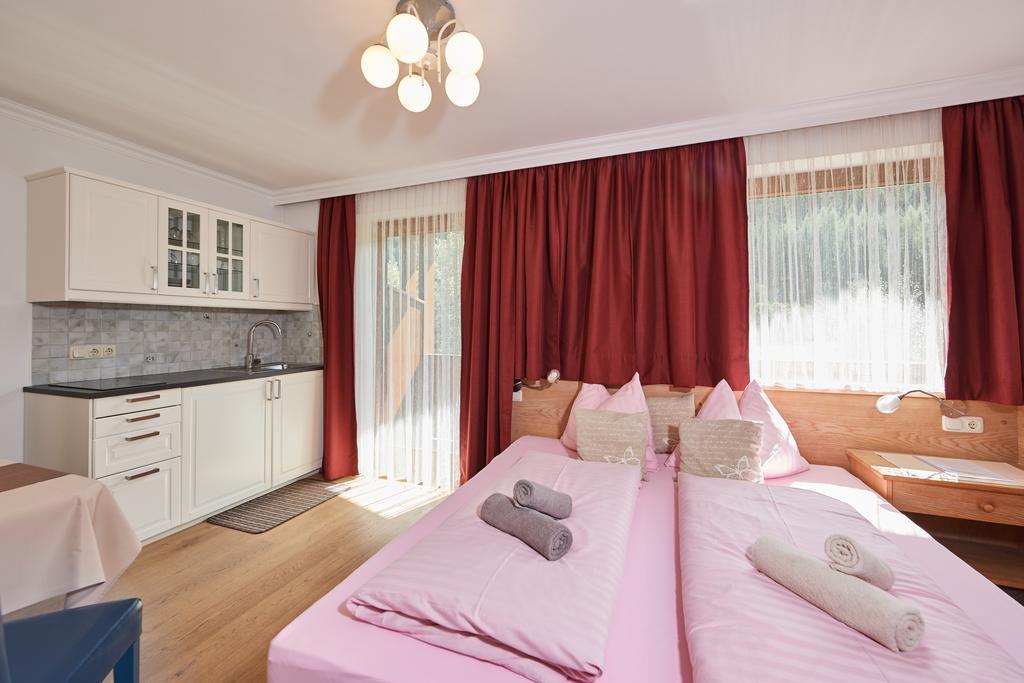 פילצמוס Apartments Neue Post מראה חיצוני תמונה